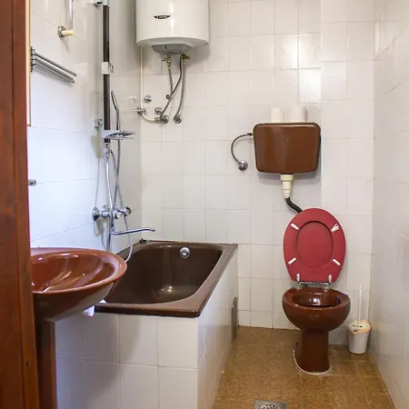 Pink Hudini Zajazd *